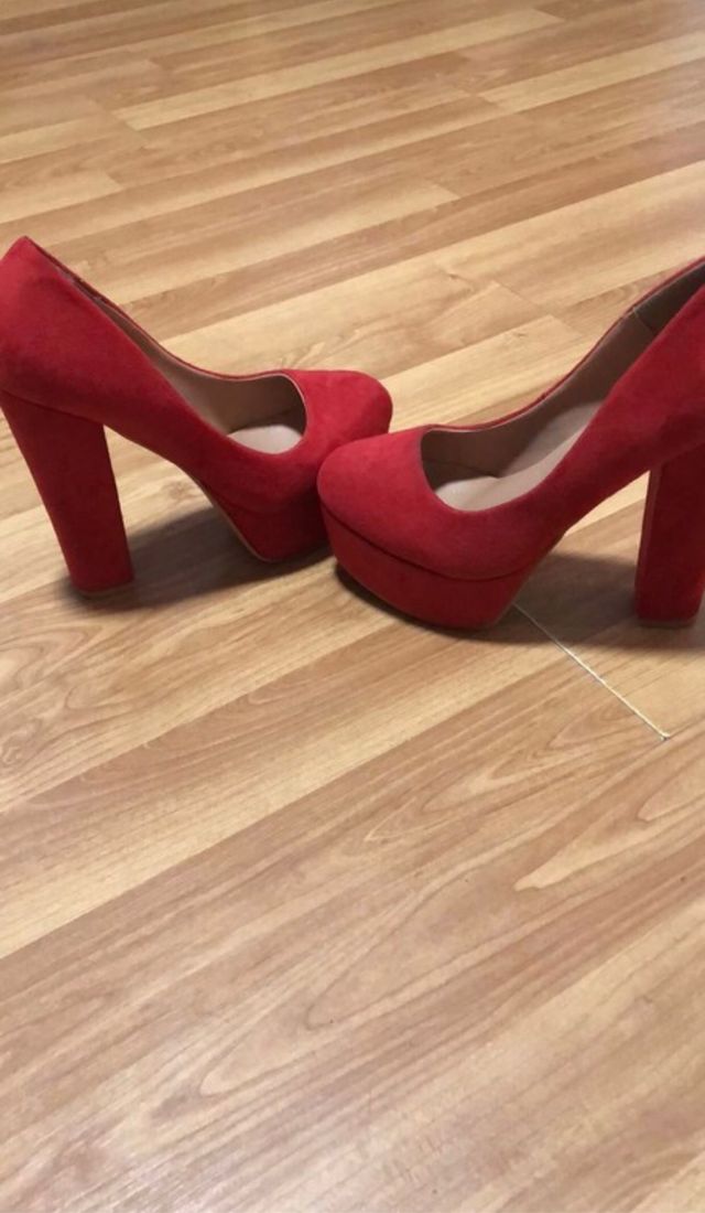 Zapatos de tacón ancho color rojo súper comodos