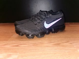 Bambas NIKE vapormax de mujer de segunda mano por 69 EUR en Barcelona en  WALLAPOP