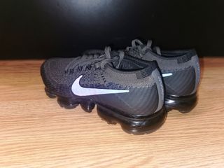 Bambas NIKE vapormax de mujer de segunda mano por 69 EUR en Barcelona en  WALLAPOP