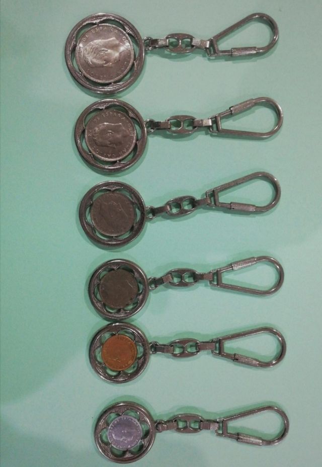 colección llaveros metálicos con pesetas '80