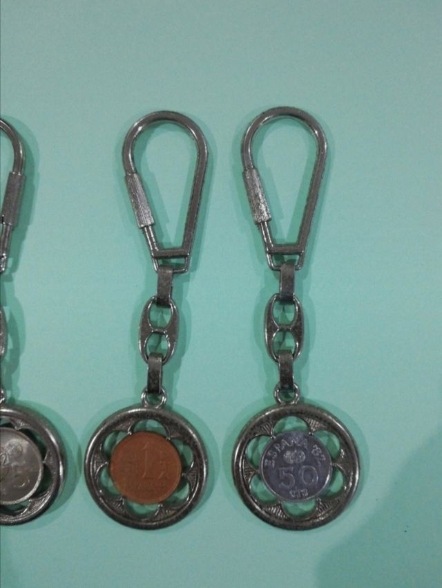 colección llaveros metálicos con pesetas '80