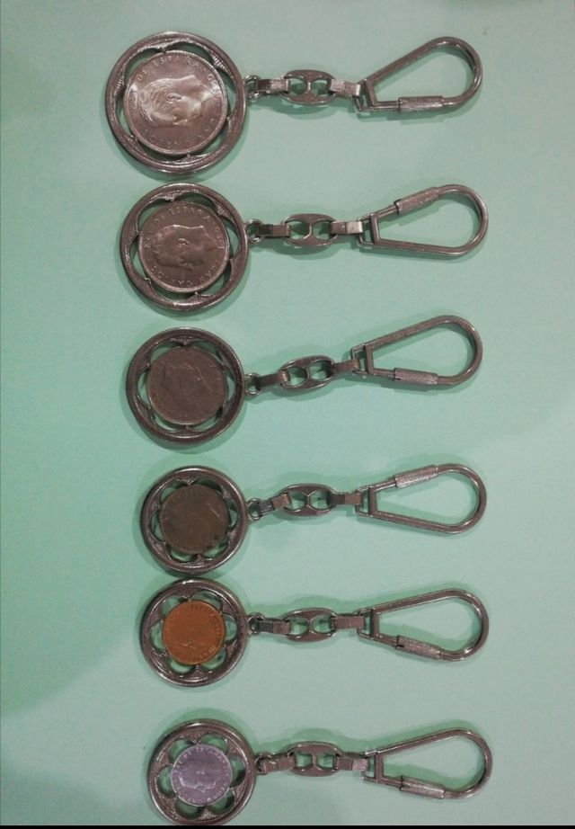 colección llaveros metálicos con pesetas '80