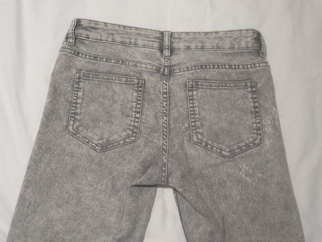 vaqueros grises tiro bajo h&m