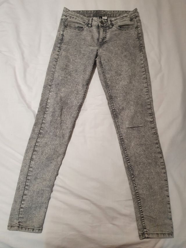 vaqueros grises tiro bajo h&m