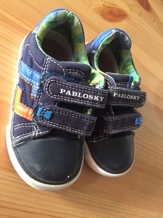 Zapatillas \\/ Bambas Pablosky Talla 22 de segunda mano por 5 EUR en Arenys  de Mar en WALLAPOP