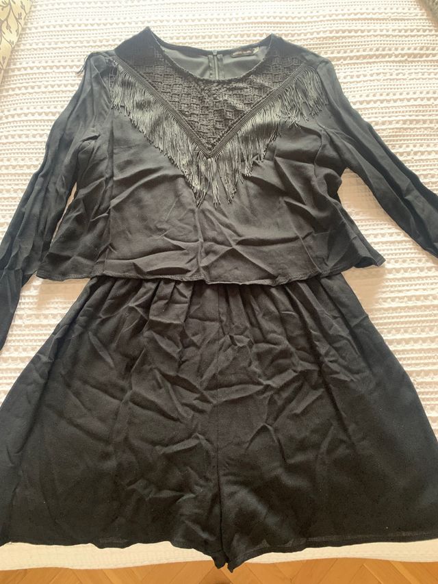 Mono negro con flecos, precioso!!