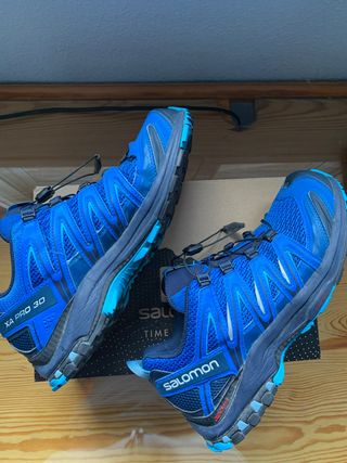 Zapatillas Salomon 42 2\\/3 de segunda mano por 70 EUR en Zaragoza en  WALLAPOP