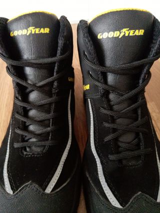 Calzado seguridad Goodyear de segunda mano por 24 EUR en Benirredrà en  WALLAPOP