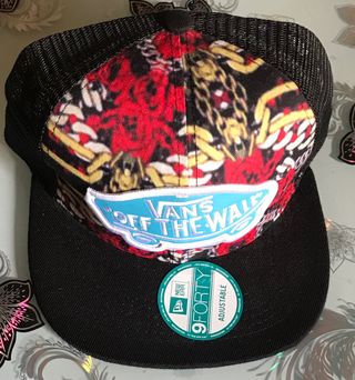 gorras vans off the wall