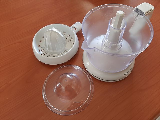 Exprimidor eléctrico