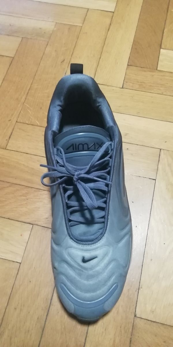 NIKE AIR MAX 720