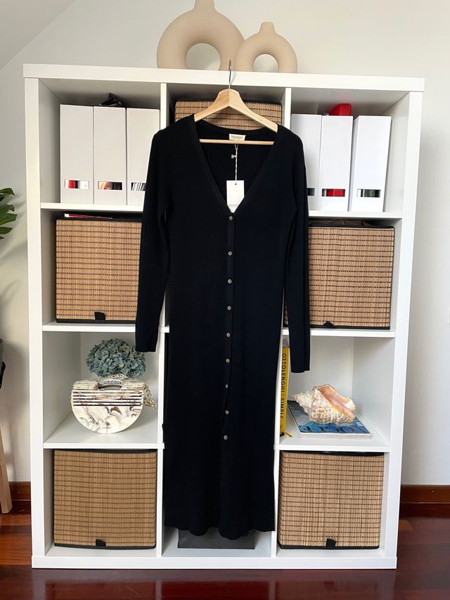 Vestido midi de canalé con botones