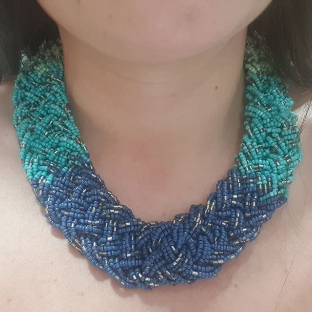 collar en tonos azules NUEVO