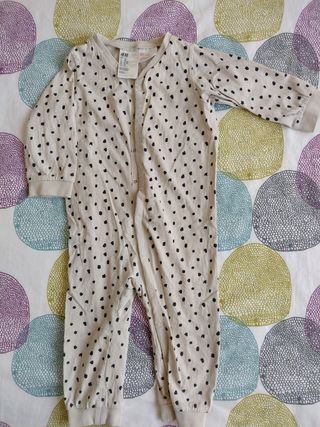 Pijama bebé 12-18 meses de segunda mano por 3 EUR en Madrid en WALLAPOP