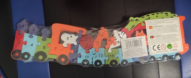 Maqueta madera para aprender números y letras.