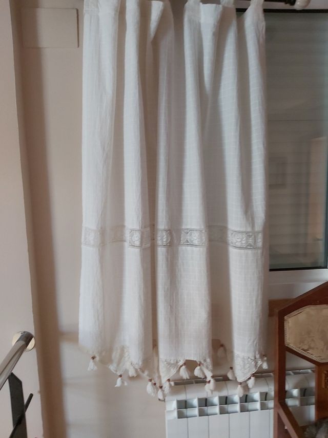 1 Cortina y 1 barra.