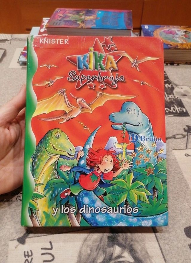 Pack de 2 libros de Kika Superbruja