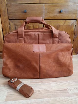 Bolso de viaje Adolfo Domínguez de segunda mano por 20 EUR en Alicante en  WALLAPOP