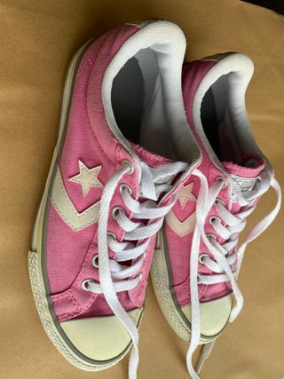Zapatillas Converse rosa original sin uso de segunda mano por 5 EUR en  Arganda del Rey en WALLAPOP