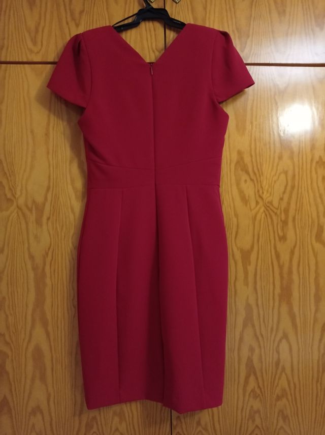 Vestido de mujer granate