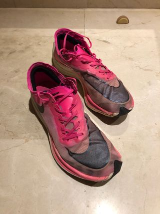 Nike vaporfly next talla 44,5 de segunda mano por 85 EUR en Castelldefels  en WALLAPOP