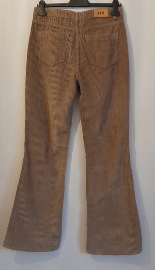 Pantalón pana gorda de segunda mano por 12 EUR en Alcalá de Henares en  WALLAPOP