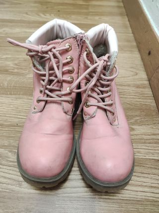 Botas rosas Xti kids de segunda mano por 5 EUR en Barcelona en WALLAPOP