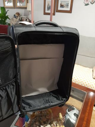 MALETA..GLORIA ORTIZ de segunda mano por 43 EUR en Encinar de Los Reyes en  WALLAPOP
