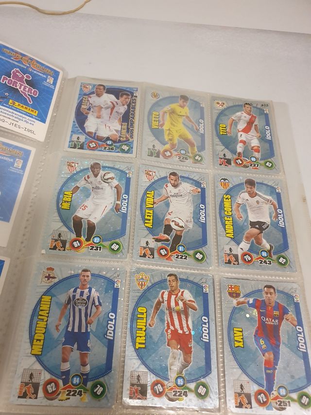 Pack cartas de fútbol de varios años.