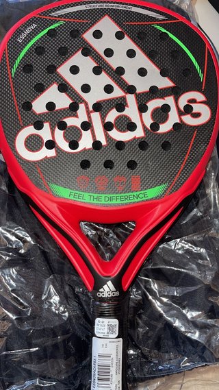 Adidas Essnova Carbon 3.1 de segunda mano por 105 EUR en Cáceres en WALLAPOP