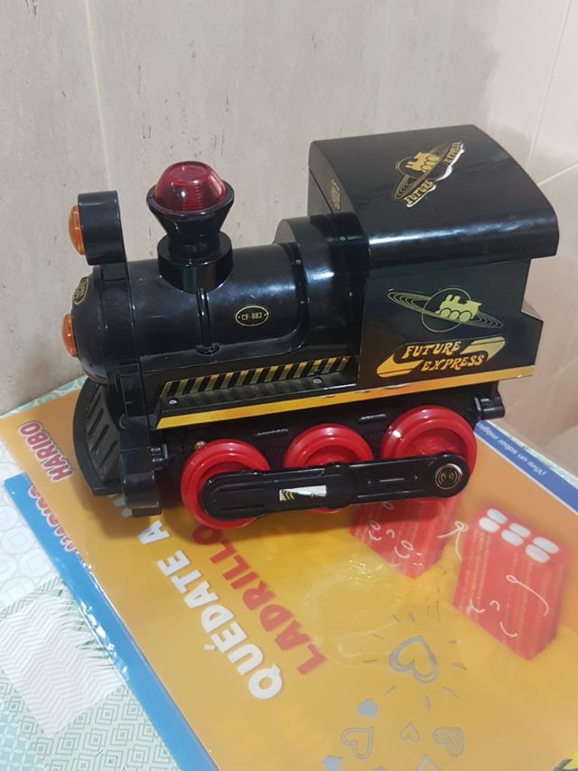 Tren juguete antiguo