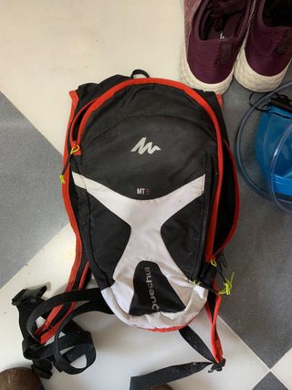 Mochila trail running de segunda mano por 10 EUR en Almería en WALLAPOP