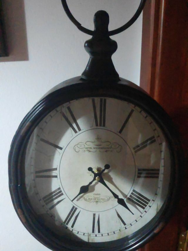 reloj de pared nuevo a estrenar