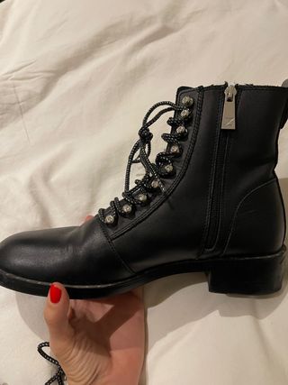 BOTAS MILITARES NEGRAS ZARA de segunda mano por 40 EUR en Majadahonda en  WALLAPOP