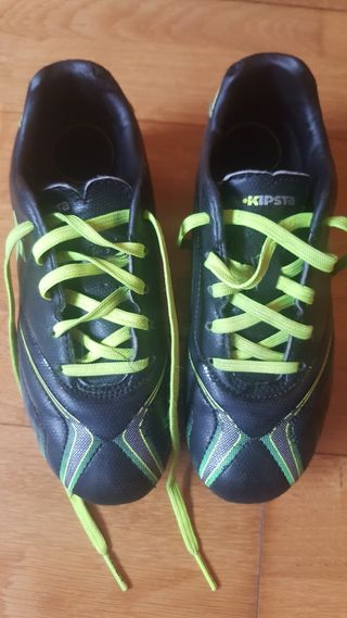 Botas de futbol talla 31 de segunda mano por 10 EUR en Mollerussa en  WALLAPOP