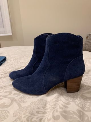Botines de ante azul marino STEVE MADDEN de segunda mano por 30 EUR en  Madrid en WALLAPOP