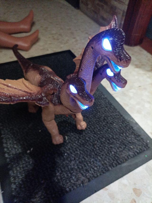 46X45X31 Cm Dinosaurio 3 Cabezas Luces Movimientos