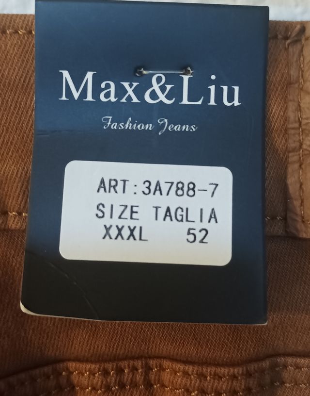 Pantalones marca Max&Liu