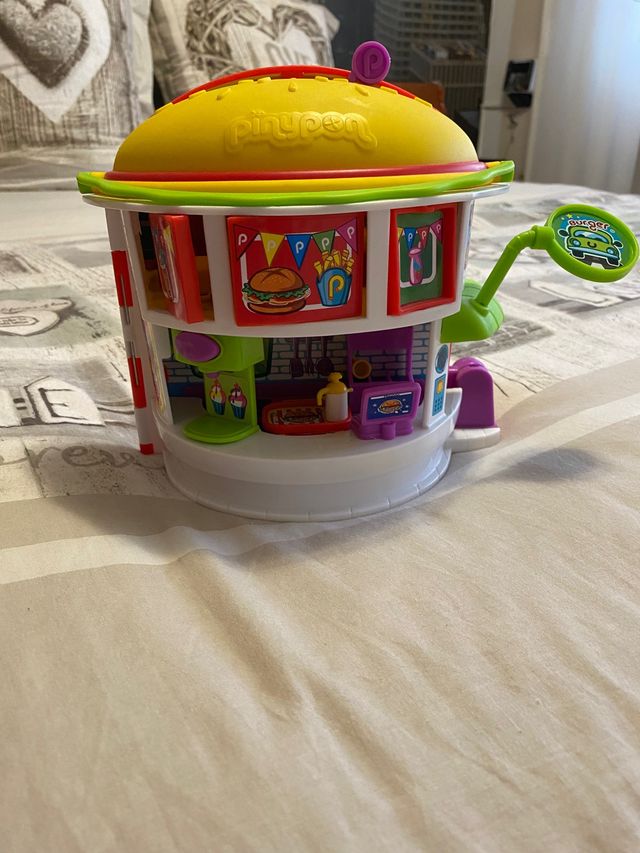 Hamburgueseria pin y pon con utensilios