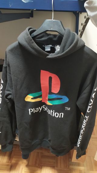 Sudadera playStation 10€ negociable de segunda mano por 10 EUR en A Coruña  en WALLAPOP