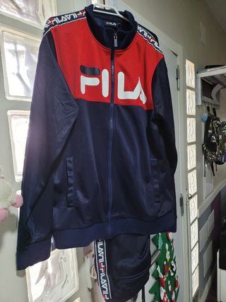 Chandal fila conjunto completo original de segunda mano por 20 EUR en  Alcantarilla en WALLAPOP