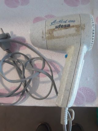 Tecnológico. Secador de pelo plegable Ufesa SC8310