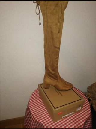 Botas mosqueteras nuevas MaryPaz de segunda mano por 15 EUR en Getafe en  WALLAPOP