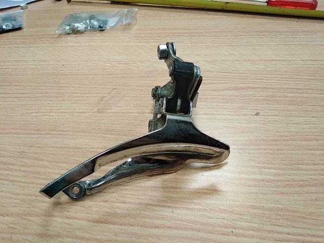 Desviador delantero Falcon