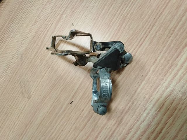 Desviador delantero Falcon