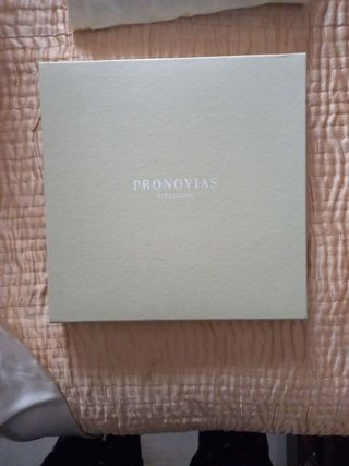 Conjunto de lenceria pronovias a estrenar de segunda mano por 17 EUR en  Bormujos en WALLAPOP