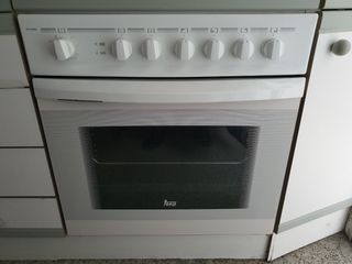 Horno eléctrico Teka y encimera de gas de segunda mano por 130 EUR en  Barcelona en WALLAPOP