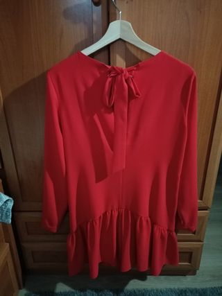 Mono rojo corto zara de segunda mano por 12 EUR en Formiguera en WALLAPOP