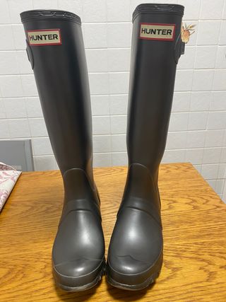 Botas Hunter de segunda mano por 42 EUR en Ortoñiño en WALLAPOP