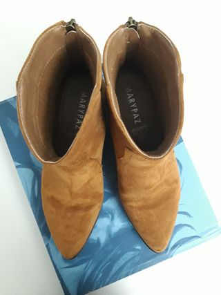 Botines cowboy Marypaz de segunda mano por 20 EUR en Madrid en WALLAPOP